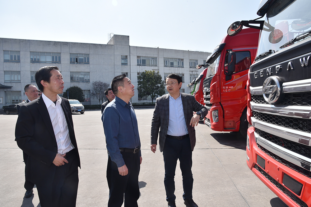 辛國榮調(diào)研.jpg 辛國榮調(diào)研.jpg